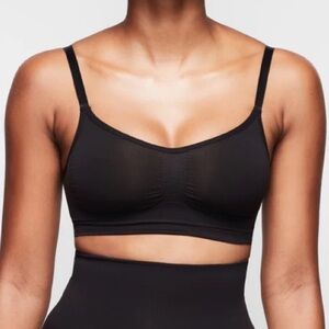 NEW SKIMS Seamless Sculpt Bralette